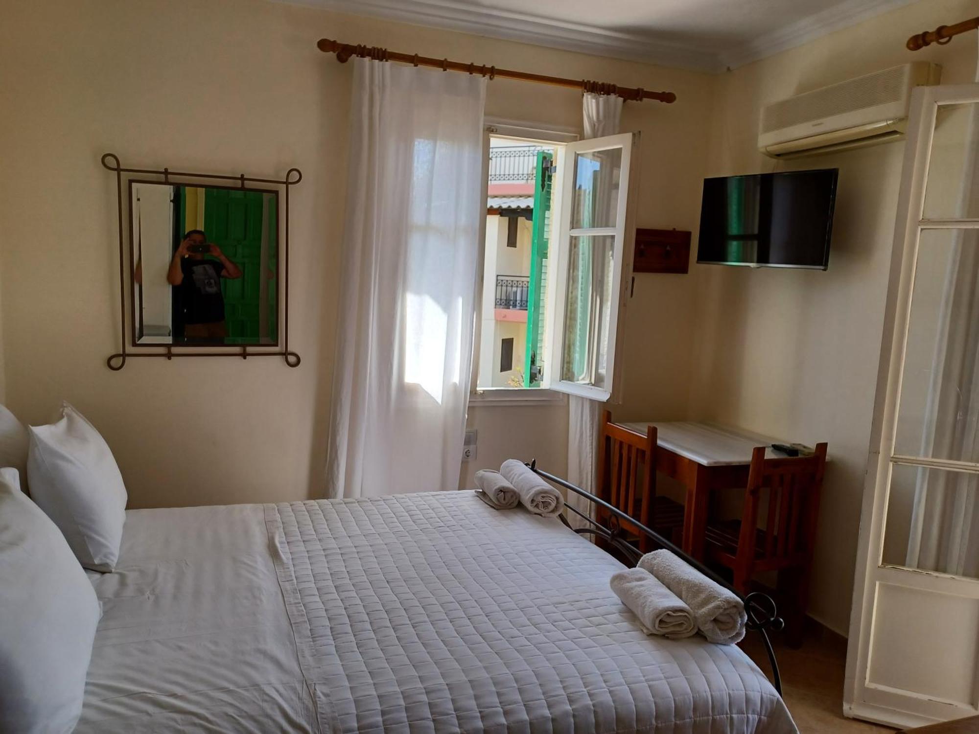 Philippos Hotel Apartments Nikiána Kültér fotó